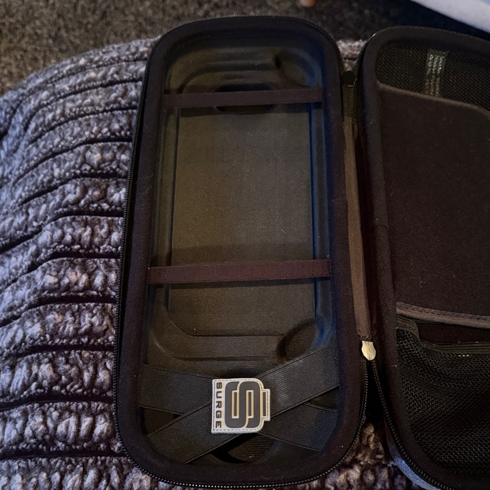 Nintendo Switch Gray Hard Shell Case - Picture 2 of 5